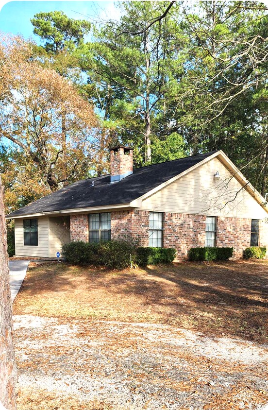 100 Rolling Hills Dr, Lumberton, TX 77657 House Rental in Lumberton