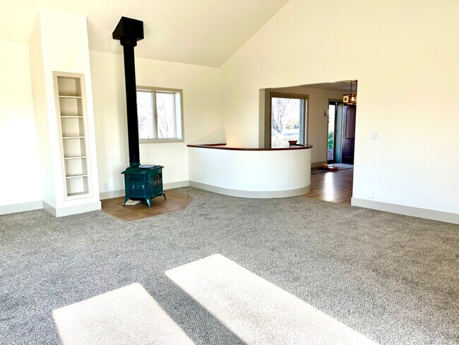 Foto del edificio - 592 Locust St S