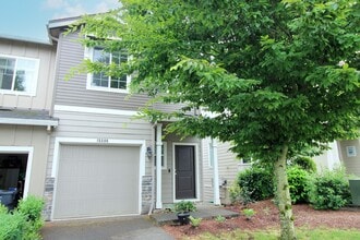 Building Photo - 15586 SE Vivian Way