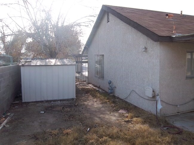 Building Photo - 2 bedroom townhouse Nellis/Charleston 1425/mo