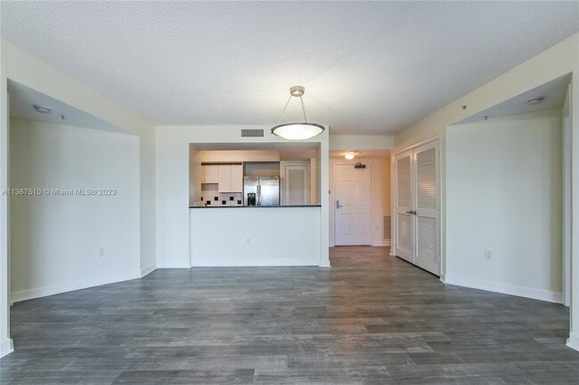 Foto del edificio - 1500 Bay Rd