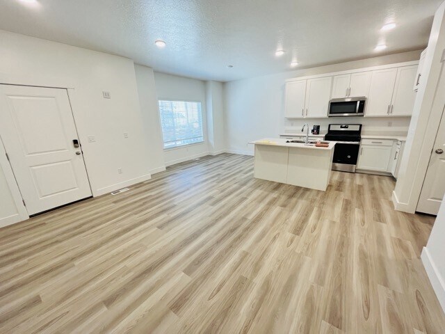 Foto del edificio - 909 N 1190 E