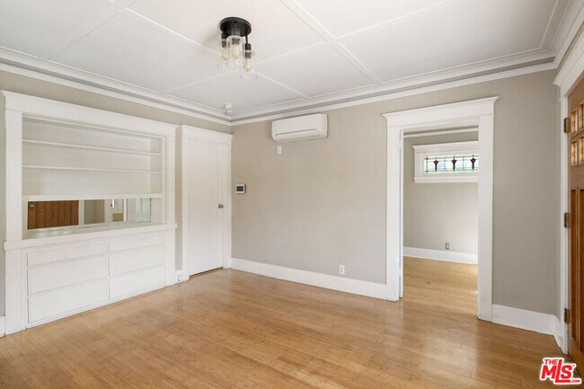 Foto del edificio - 1327 Portia St