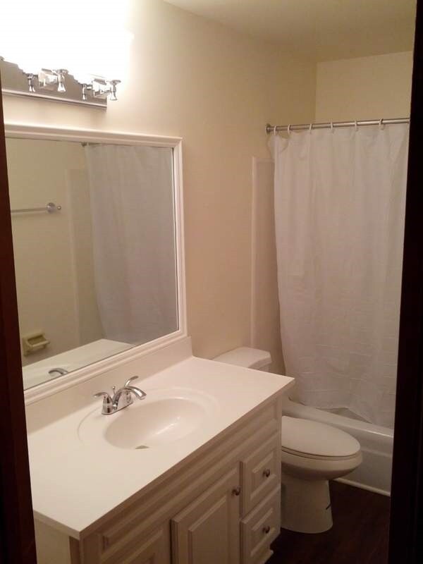 Interior Photo - 911 Fairview Dr