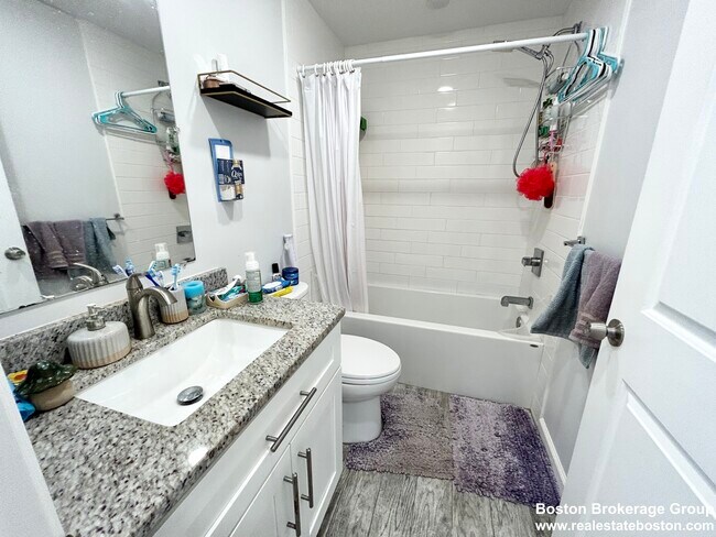 Foto del edificio - 65 Burrell St