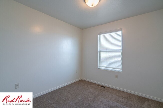 Building Photo - 2075 S Sir Monte Dr