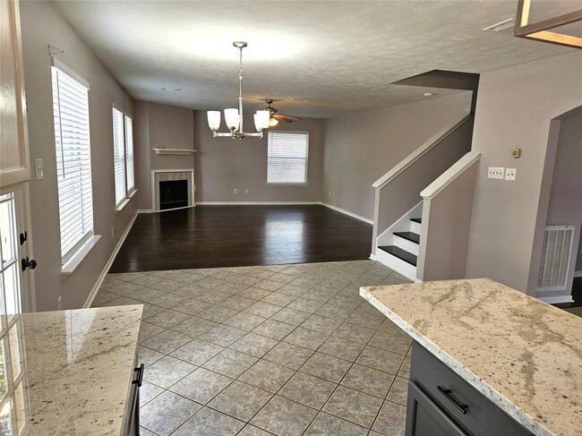 Building Photo - 1734 Oak Ridge Dr