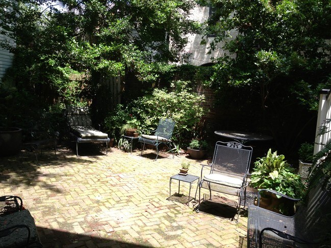 Building Photo - 44 Montagu St