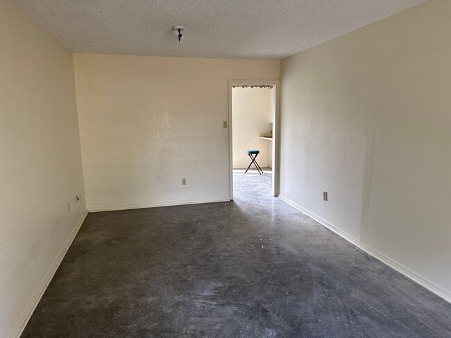 Building Photo - 16990 Lake Charles Hwy