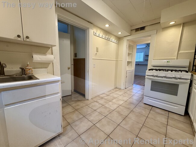 Photo - 17 Bay St Unit #2L Apartment