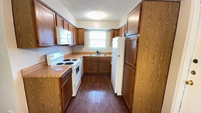 Foto del edificio - 6931 Wright Way St