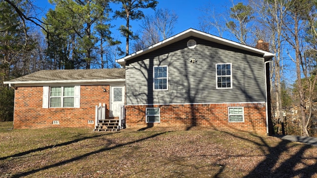 Building Photo - 210 Dogwood Cir