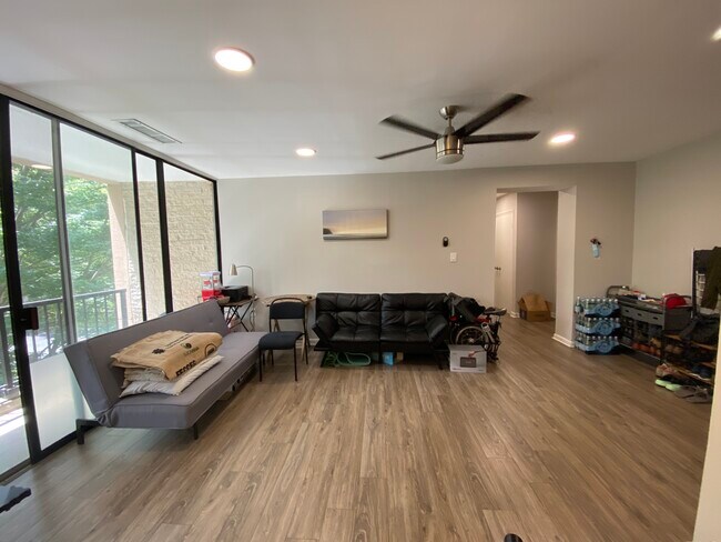 Living Room - 4345 IVYMOUNT Ct