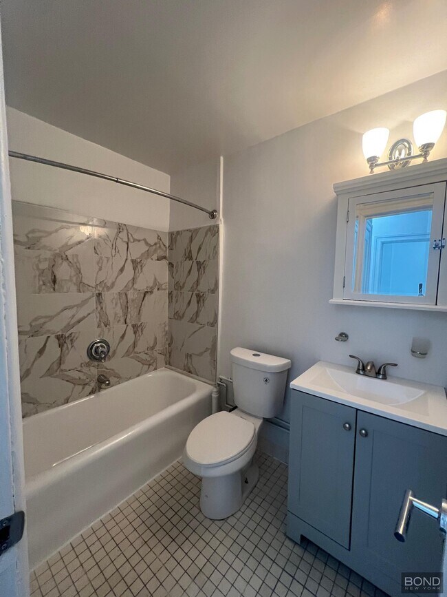 Foto del edificio - 159 E 55th St