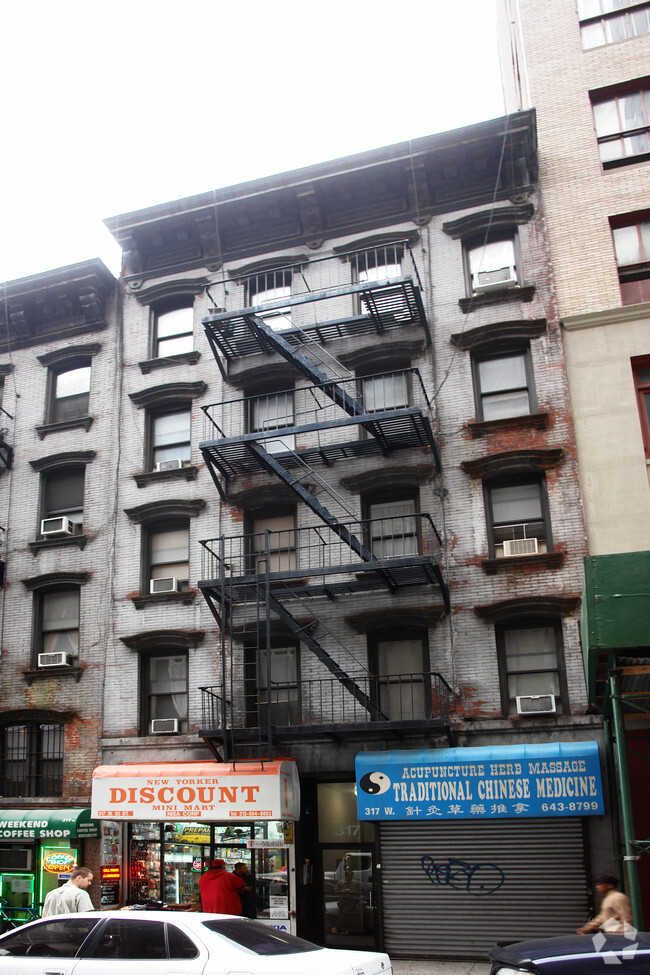 Foto del edificio - 317 W 35th St