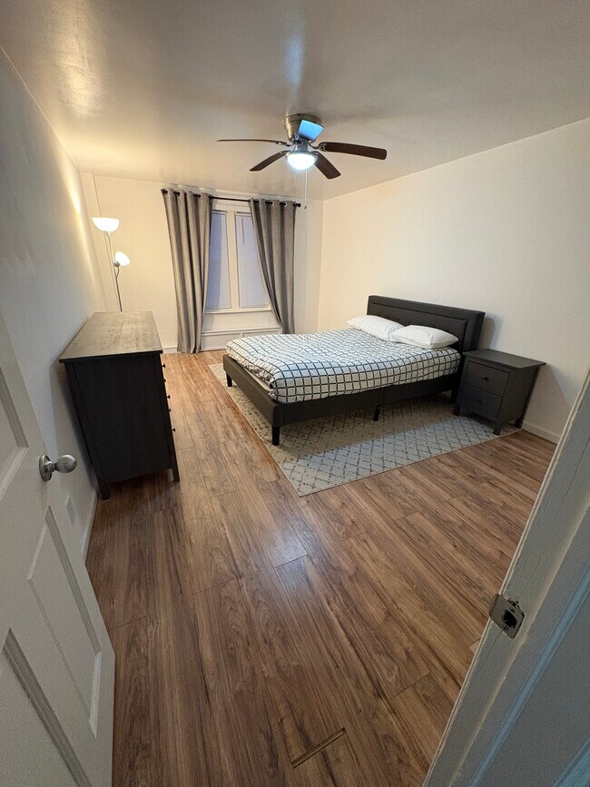 Foto del edificio - 10815 63rd Rd