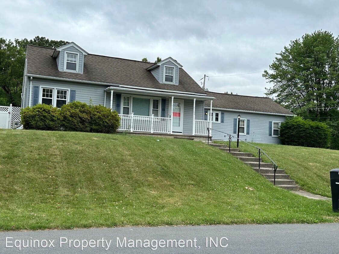 Foto principal - 4 br, 1 bath House - 2401 Lawnherst Ave