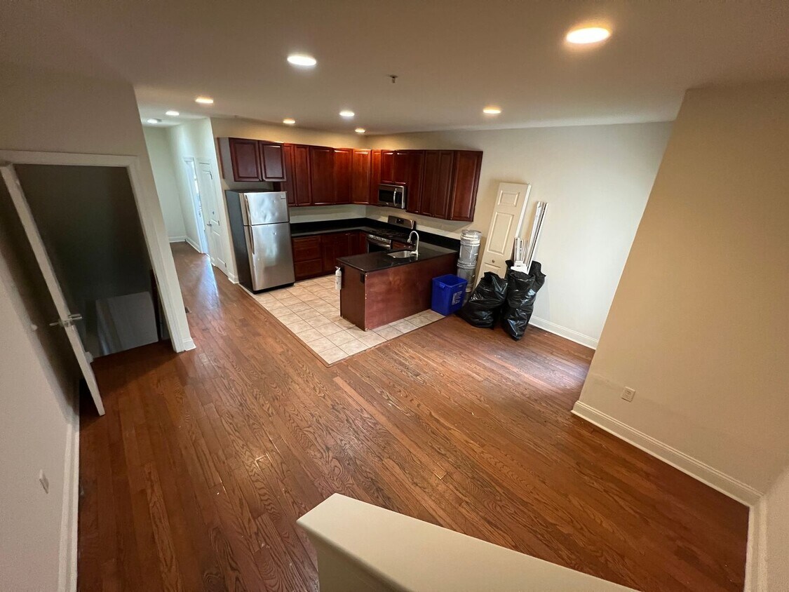 Foto principal - 1713 W Montgomery Ave