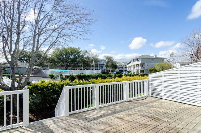 Foto del edificio - 107 Driftwood Ct