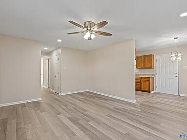 Foto del edificio - Coming soon!!! "Delightful 3-Bed Retreat in Huntsville with Spacious Living - 1101 Sq Ft!"