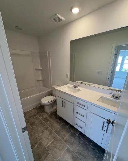 Building Photo - 204 Marelli Dr