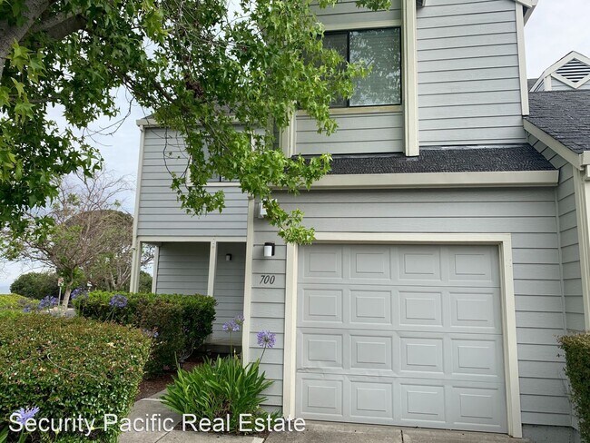 Building Photo - 3 br, 2.5 bath House - 700 Live Oak Lane