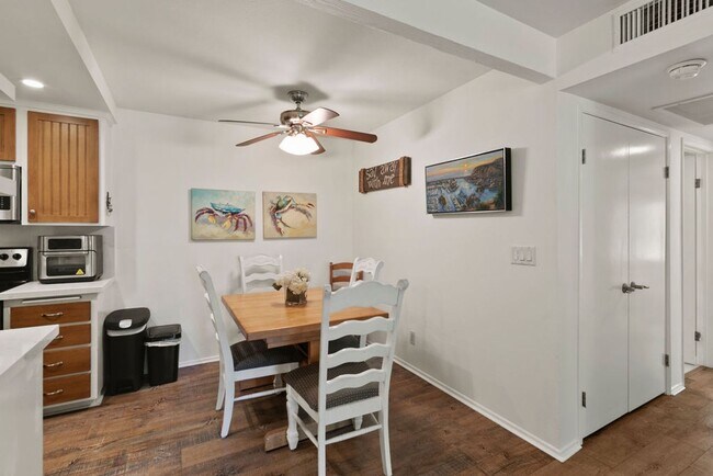 Foto del edificio - Furnished Ground-Level Beach Condo!