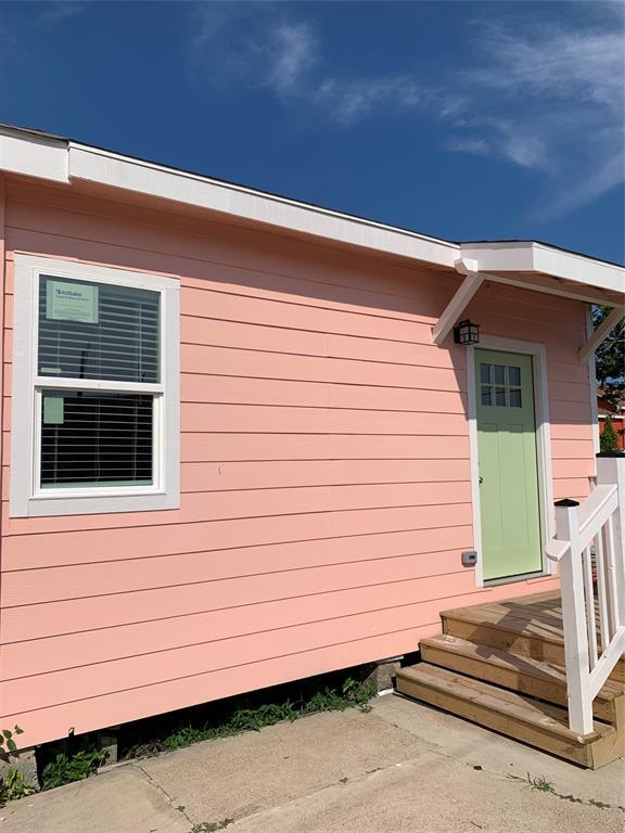 Foto principal - 5127 Avenue L