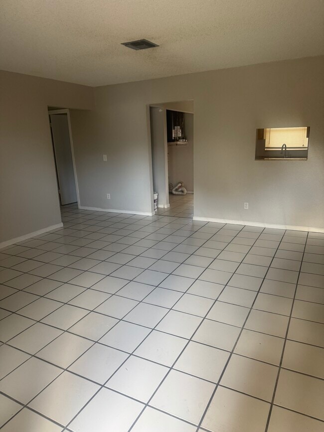 Building Photo - 4861 Badger Ave