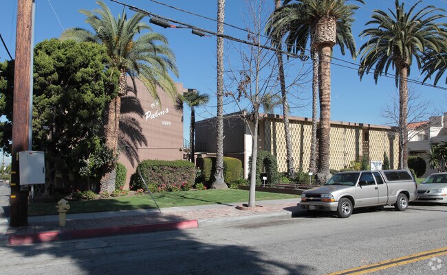 Building Photo - The Palms