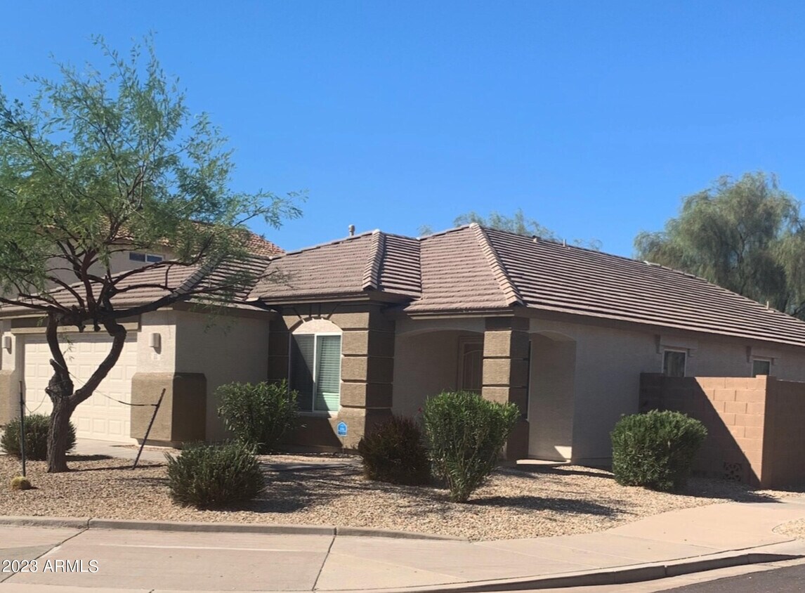 Foto principal - 80 N 151st Ln