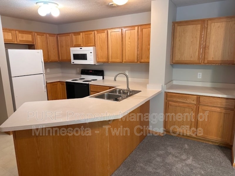 17465 Glacier Wy, Lakeville, MN 55044 Townhome Rentals in Lakeville