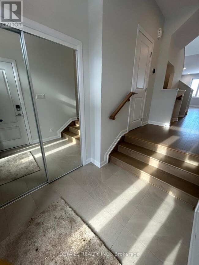 Building Photo - 746 Fairline Row