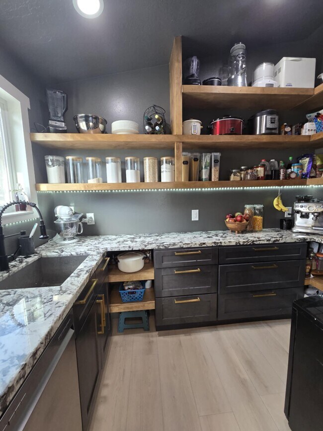 Foto del edificio - 2504 W Pine Needle Pl