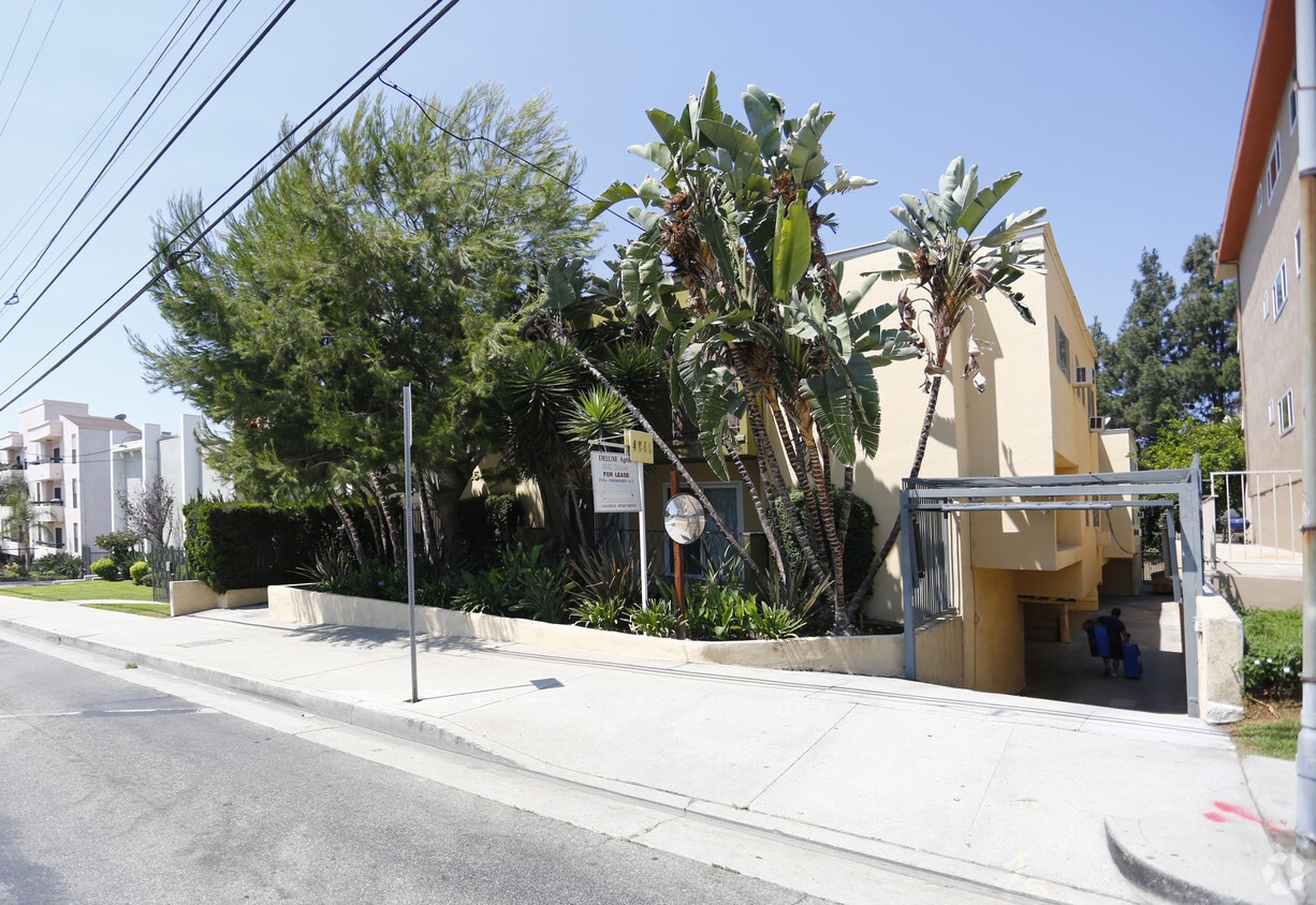 Amanda Apartments in North Hollywood, CA