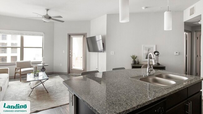 Foto del edificio - 650 S Main St