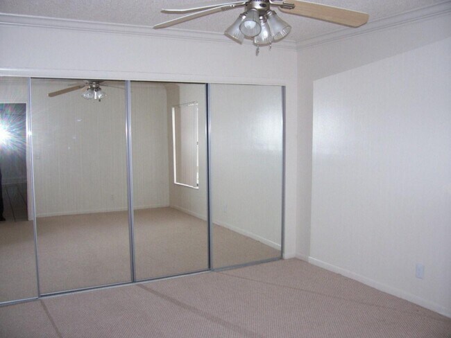 Building Photo - 6 Crossings Cir