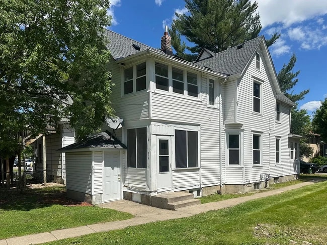 Building Photo - 4047 DuPont Ave N