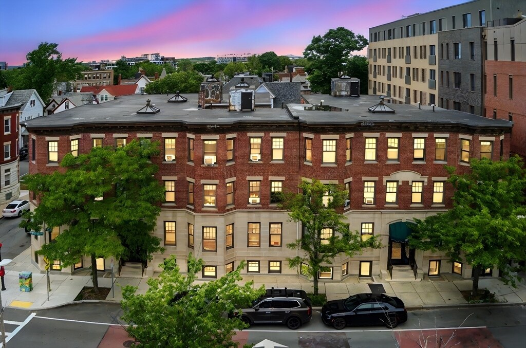 Foto principal - 57 Brighton Ave