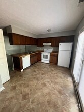 Building Photo - 720-730 Country Club Ct