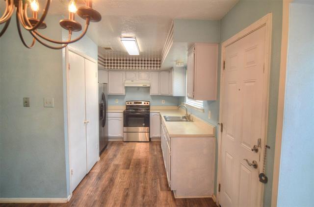 Building Photo - 1008 Field Trail Dr