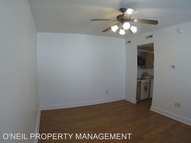 Building Photo - 1 br, 1 bath Apartment - 220 S. 6th St.