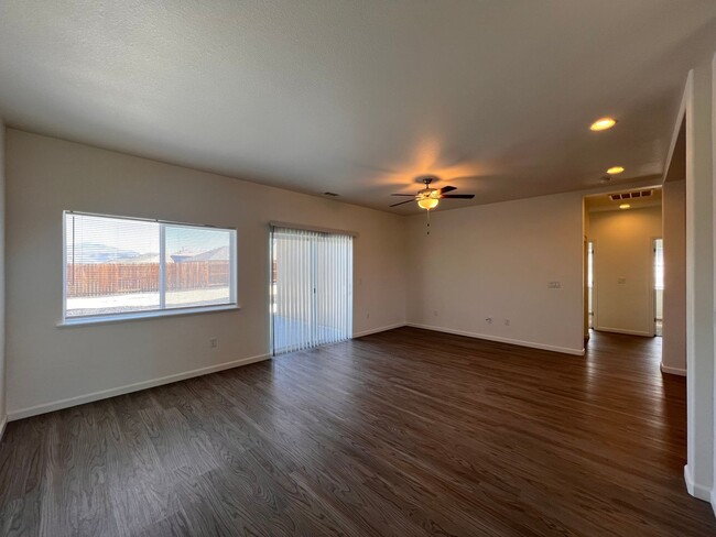 Building Photo - Silverland Estates 3 Bedroom 2 Bathroom Ho...