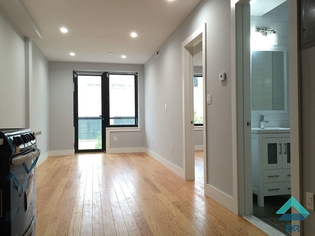 Primary Photo - 971 Lafayette Ave