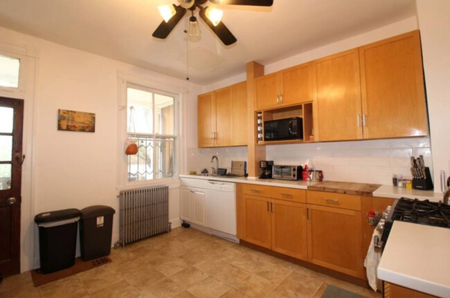 Foto del edificio - 305 W 31st St