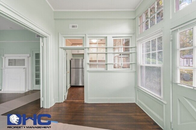 Building Photo - Historic College Park 2 Bedroom