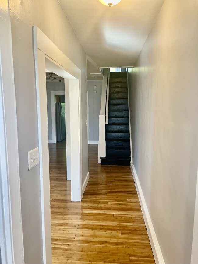 Building Photo - 416 Poplar Grove St