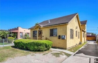 Building Photo - 822 E 87th Pl