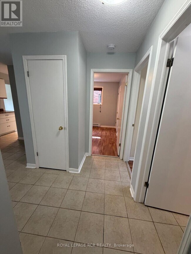 Photo du bâtiment - B - UNIT 4 (LOWER LEVEL) - 50 THIRD STREET