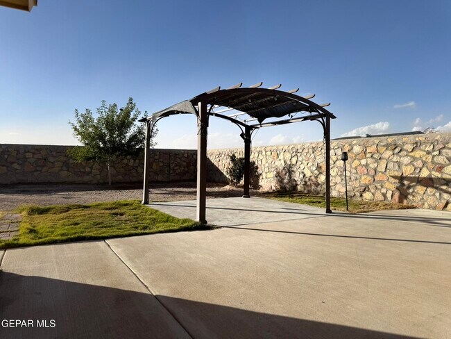 Building Photo - 1013 Villa Seca Dr